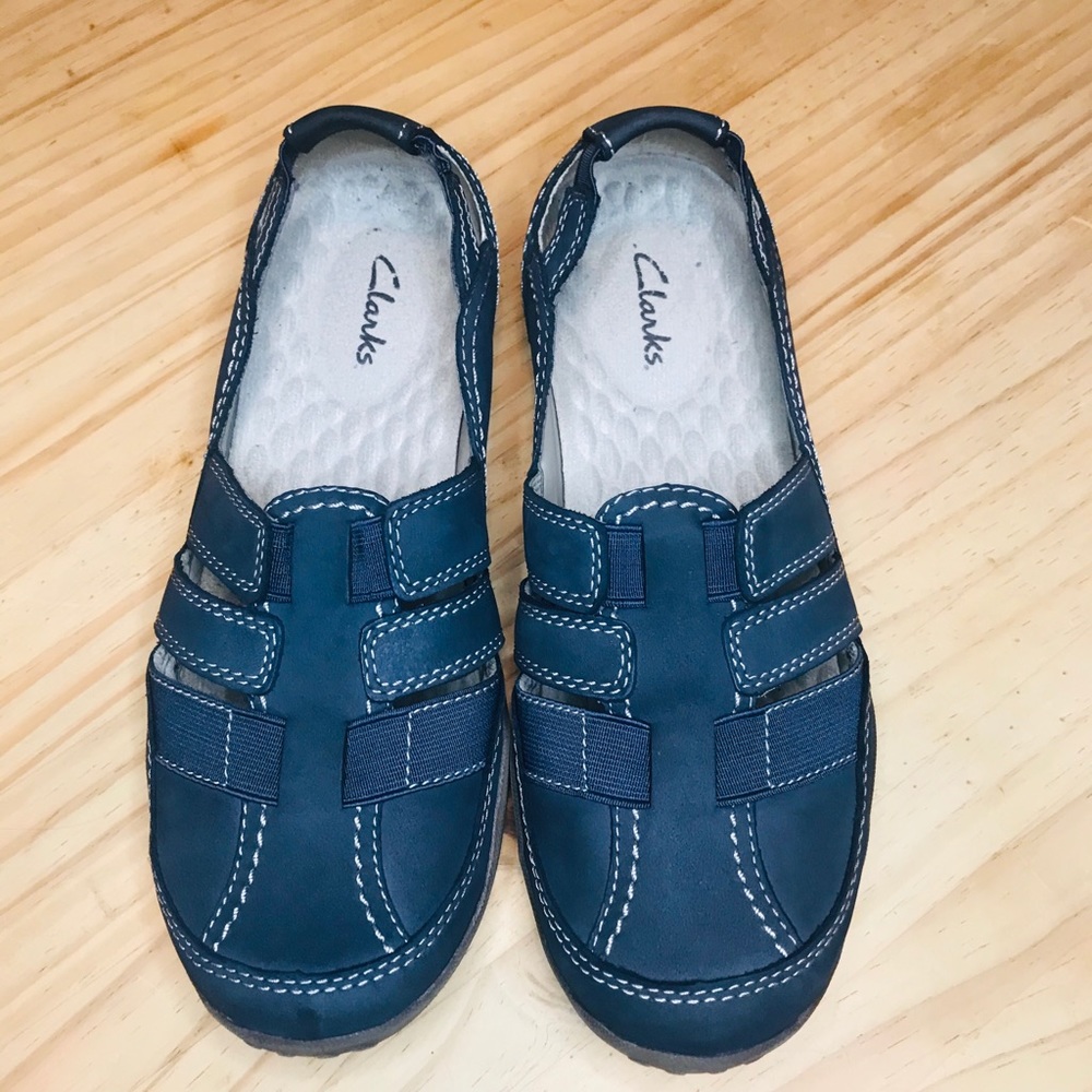 Clarks slip on flats